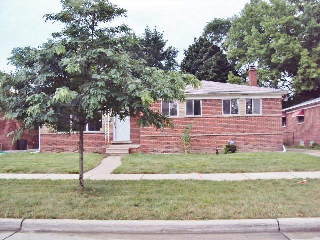 23491 Gardner St, Oak Park, MI 48237 