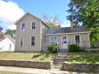 622 Pearl St, Belding, MI 48809 