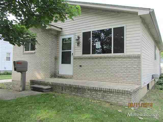 Eastman St, Mount Clemens, MI 48043 