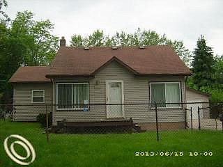 Mandrake St, Commerce Township, MI 48382 