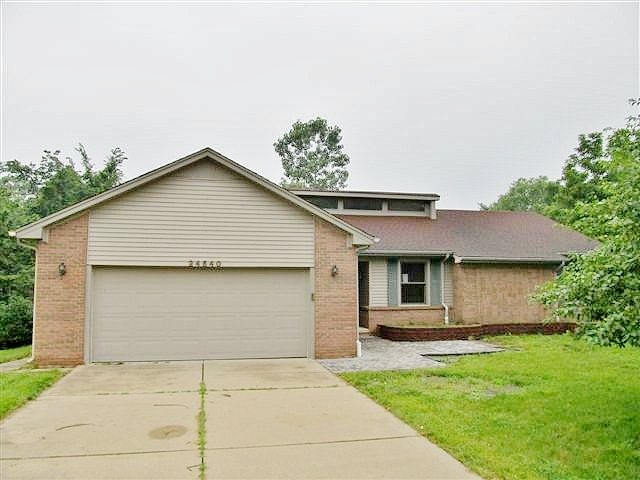 Halley Crescent Dr, Grosse Ile, MI 48138 