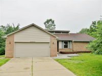 Halley Crescent Dr, Grosse Ile, MI 48138 