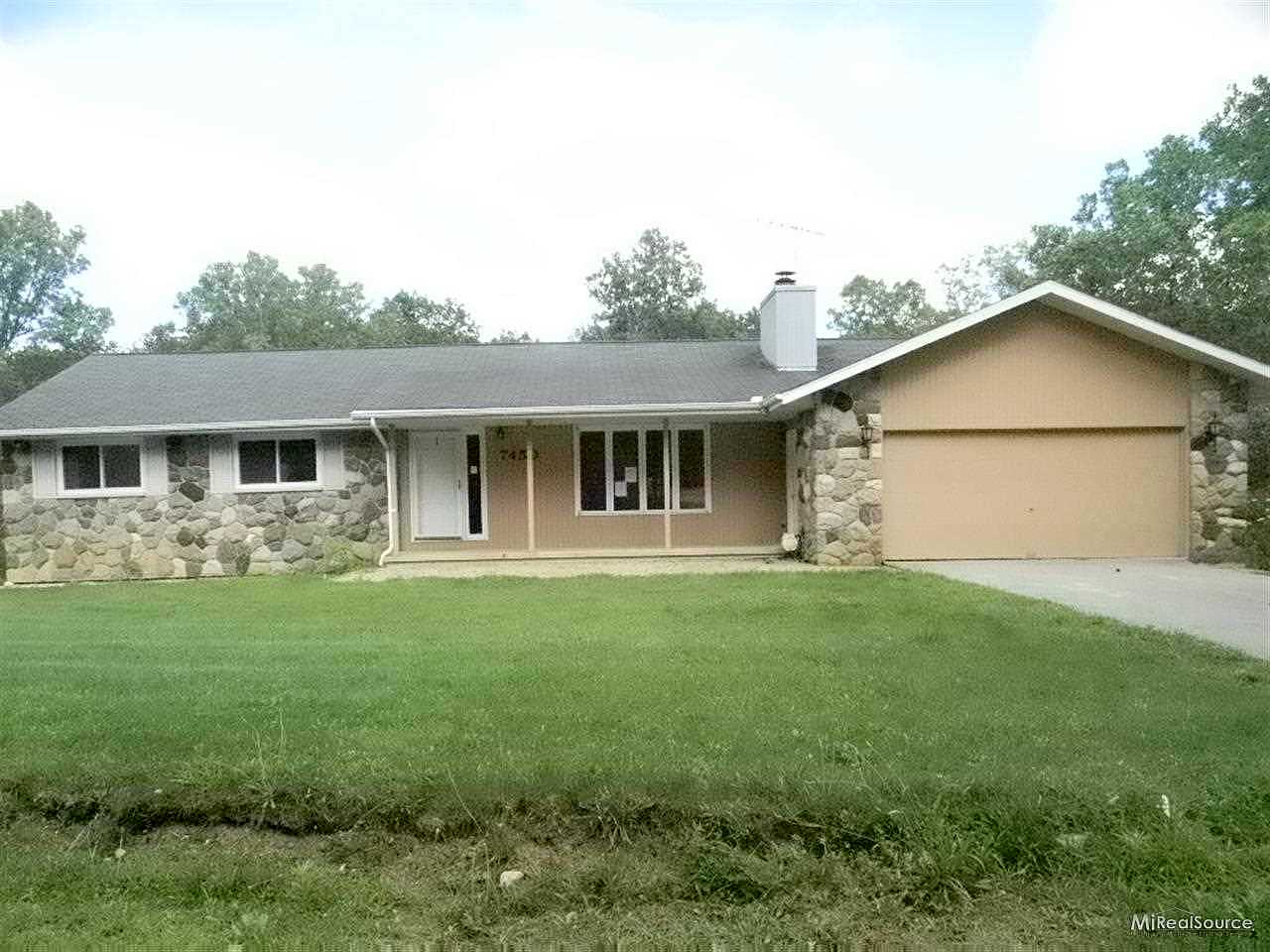 Clement, Clarkston, MI 48346 