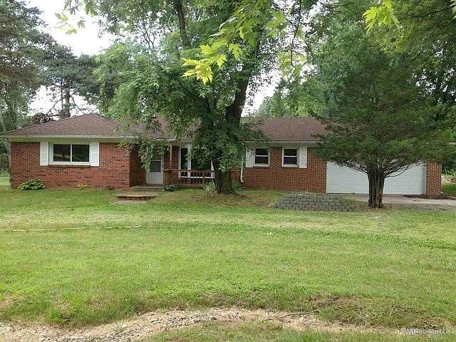 E 936 Gunn Rd, Rochester, MI 48306 