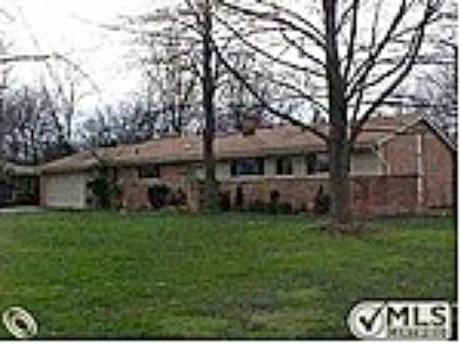 Roanoke Dr, Bloomfield Hills, MI 48301 