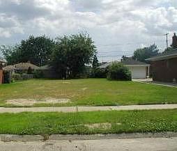 Veronica, Eastpointe, MI 48021 