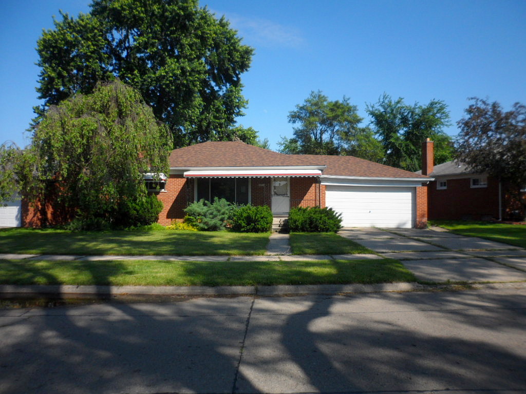 Marine, Eastpointe, MI 48021 