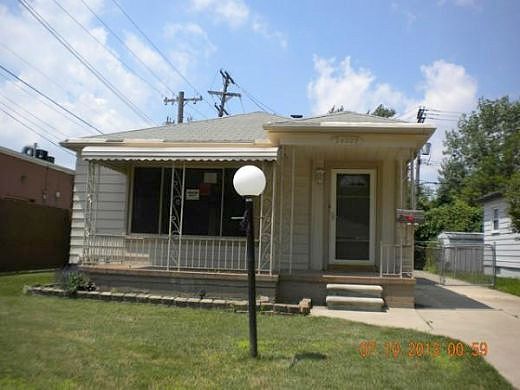 Tuscany Ave, Eastpointe, MI 48021 