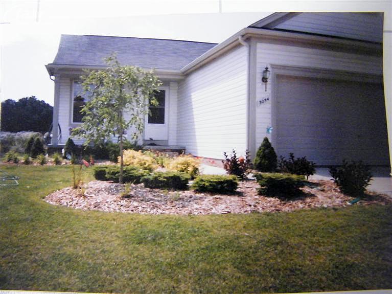Meadow Crest Cir, Holly, MI 48442 