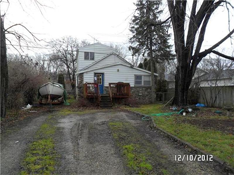 Mapleridge, Highland, MI 48356 