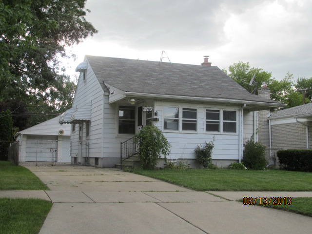 6760 Polk St, Taylor, MI 48180 