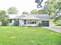 30104 Dawson St, Garden City, MI 48135 