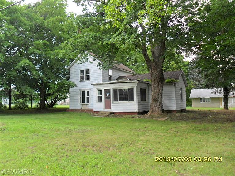 Front, Buchanan, MI 49107 