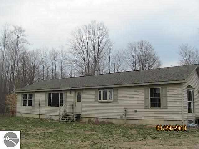 3553 2 1 2 Road, Buckley, MI 49620 