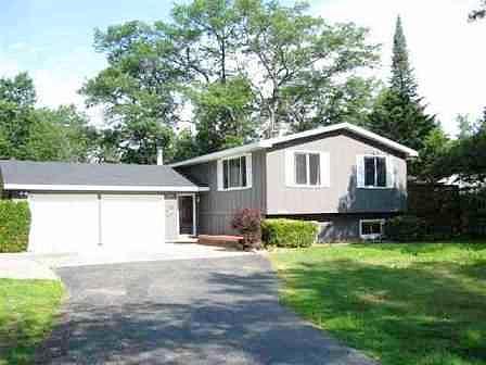Lake Bluff 0.5 Dr., Gladstone, MI 49837 