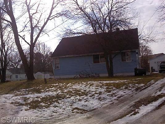 W Lawrence Ave, Charlotte, MI 48813 
