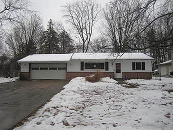 Lilac St, Paw Paw, MI 49079 