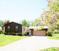North, Fenton, MI 48430 