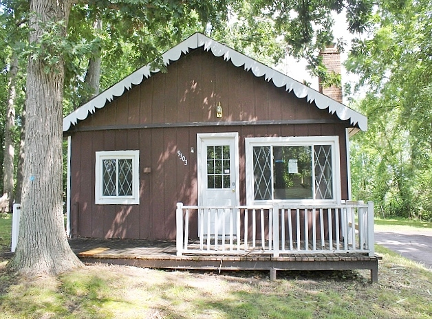 Oakdale, Laingsburg, MI 48848 