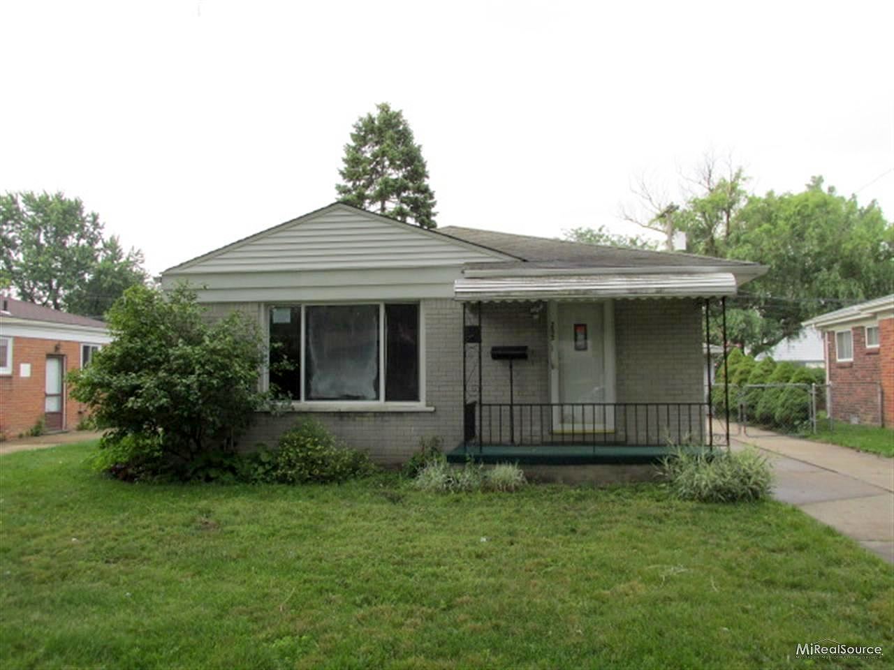 Royal Park Ln, Madison Heights, MI 48071 