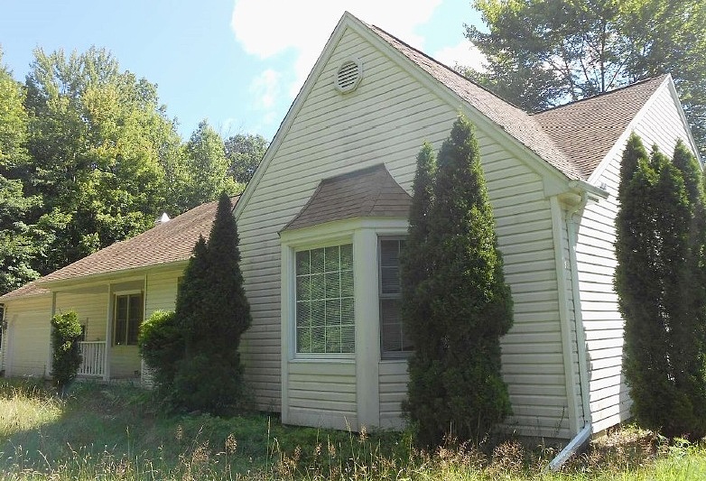 Hessen Road, Casco, MI 48064 