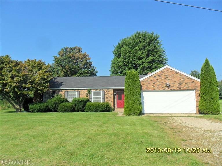 Red Bud Trl, Buchanan, MI 49107 