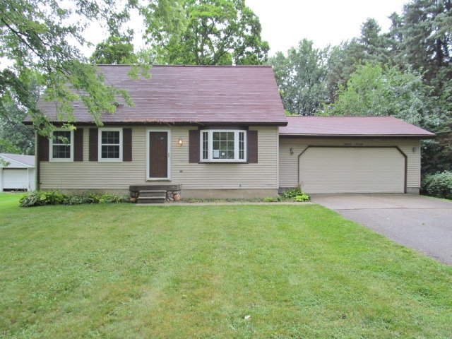 1870 Birchcrest Rd, Waterford, MI 48328 