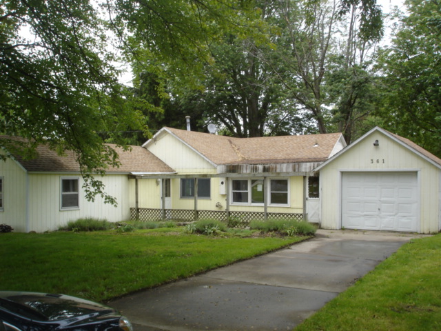 361 N Franklin St, Zeeland, MI 49464 