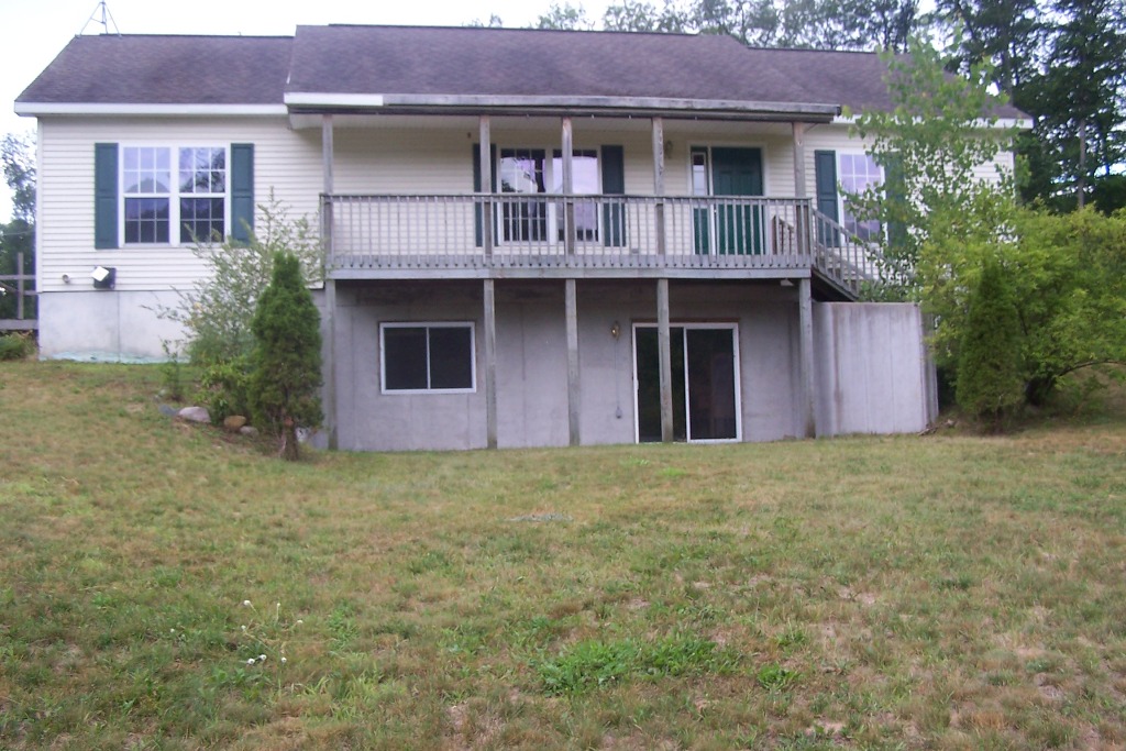2364 S Finley Lake Ave, Harrison, MI 48625 