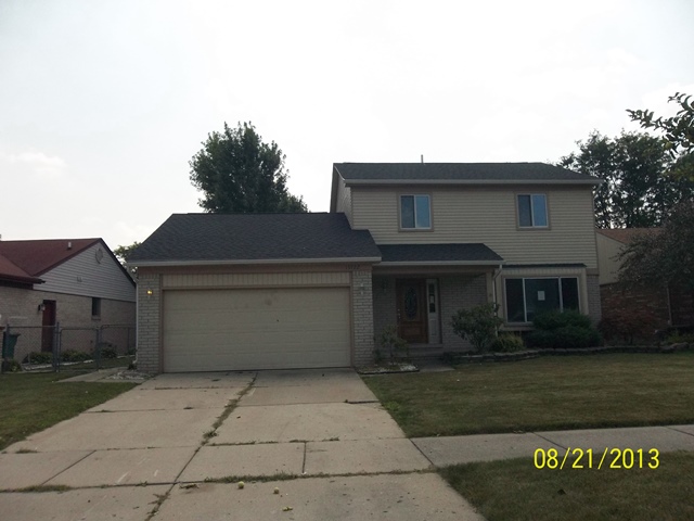 15722 Winter Park Dr, Macomb, MI 48044 
