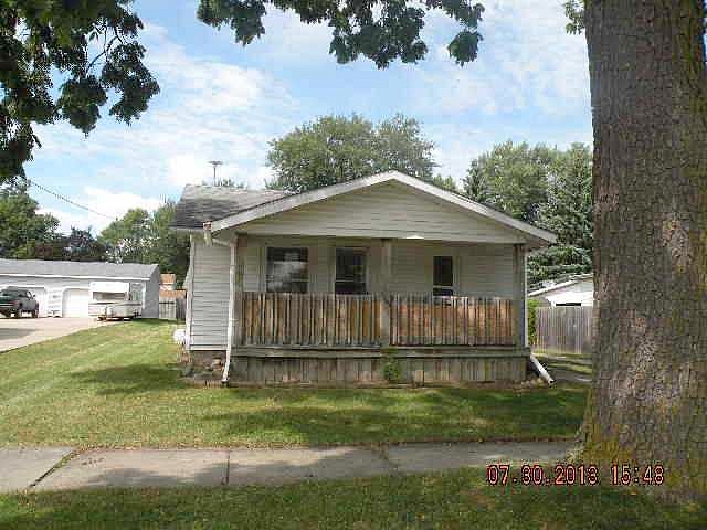 E 707 Walker St, Saint Johns, MI 48879 