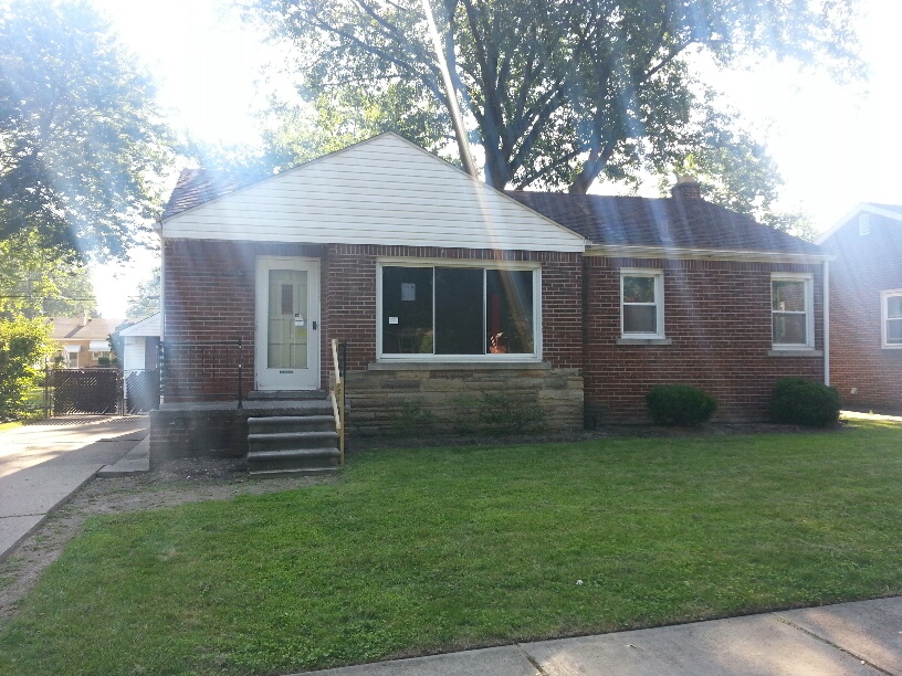 12036 Royal Grand, Redford, MI 48239 