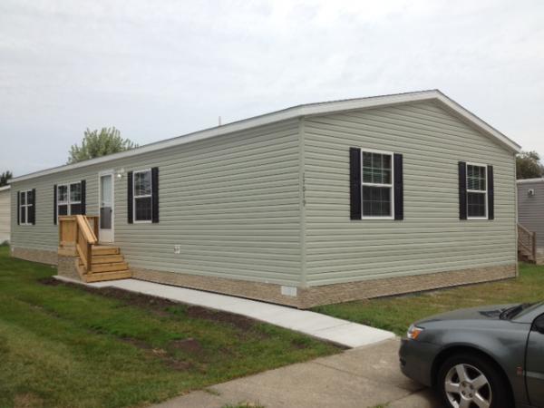 17019 Dalworth #109, Macomb, MI 48044 