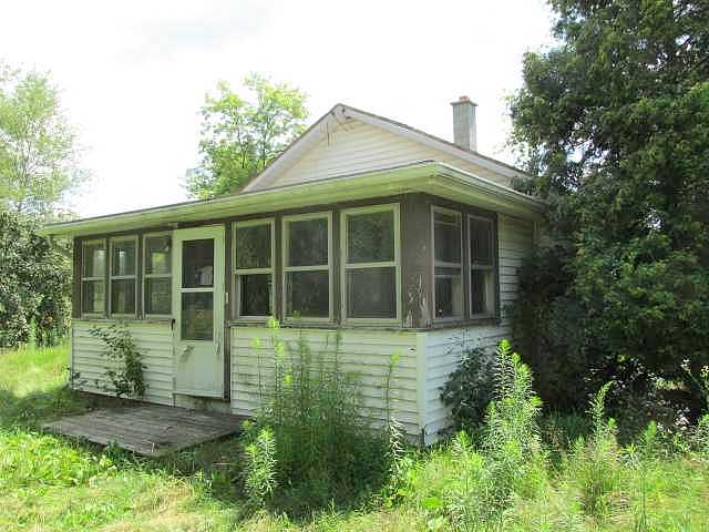 Coon Hill, Munith, MI 49259 