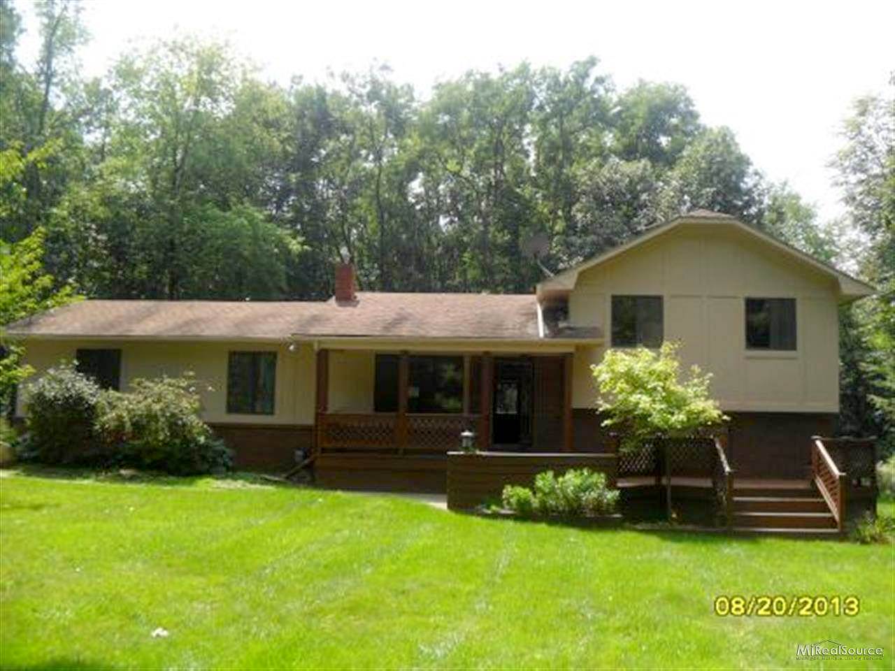 E Williamson, Clarkston, MI 48346 