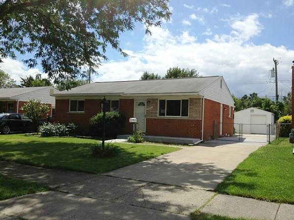 Huntleigh, Garden City, MI 48135 