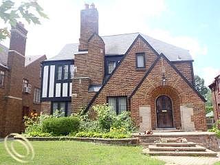 Roslyn, Detroit, MI 48221 