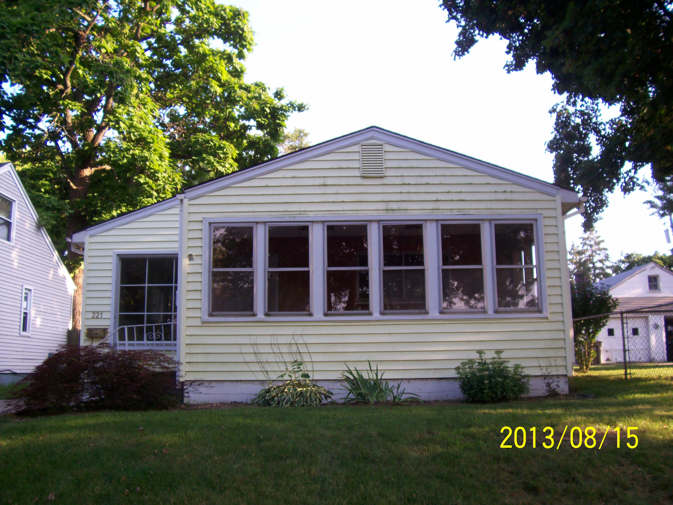 221 W Brooklyn Ave, Pontiac, MI 48340 