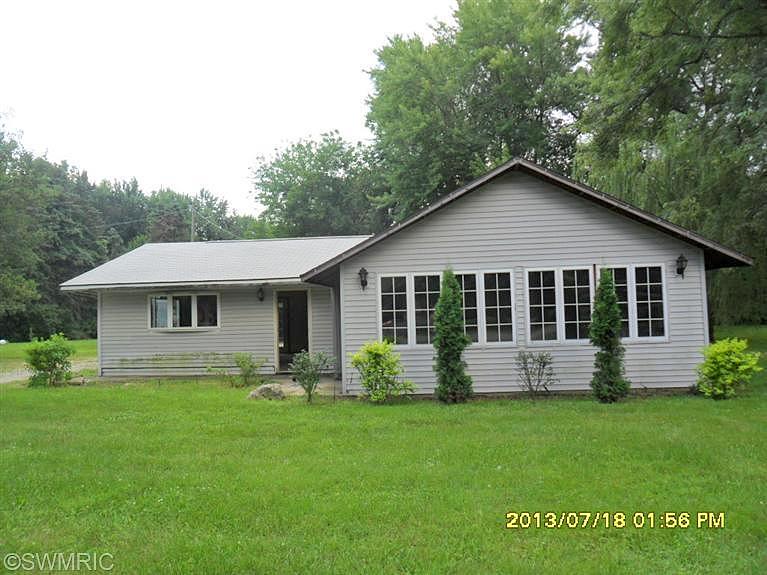 James, Niles, MI 49120 