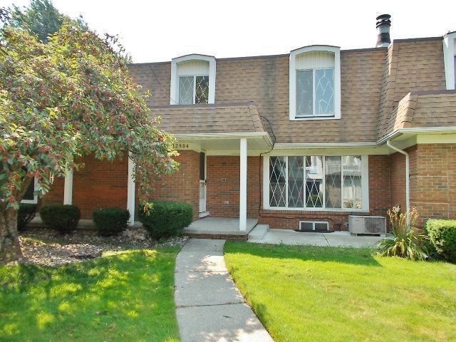32804 Barclay Sq, Warren, MI 48093 