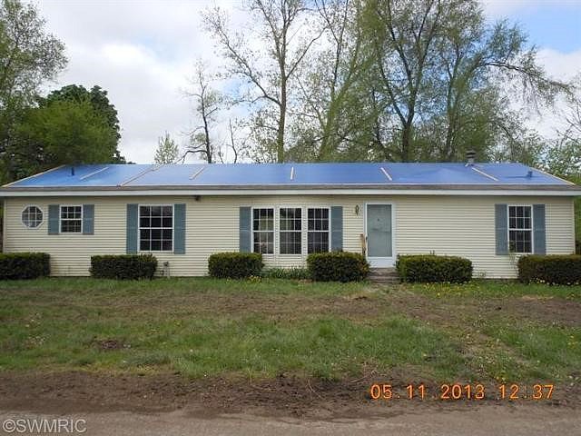Lakeside Dr, Quincy, MI 49082 