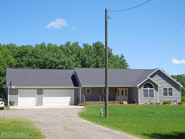 Pakes, Stanton, MI 48888 