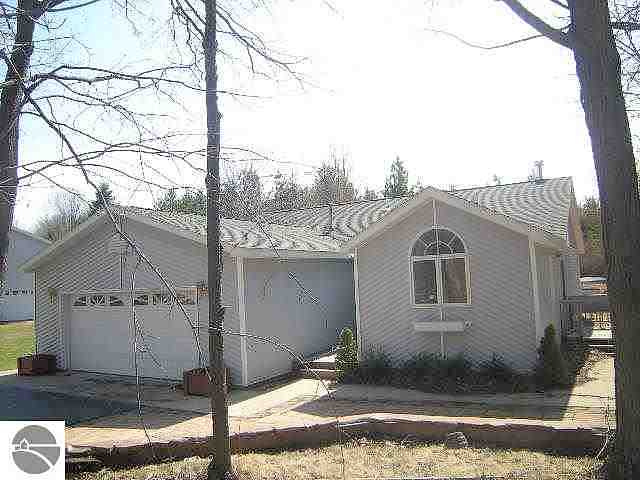 Circle, Beulah, MI 49617 