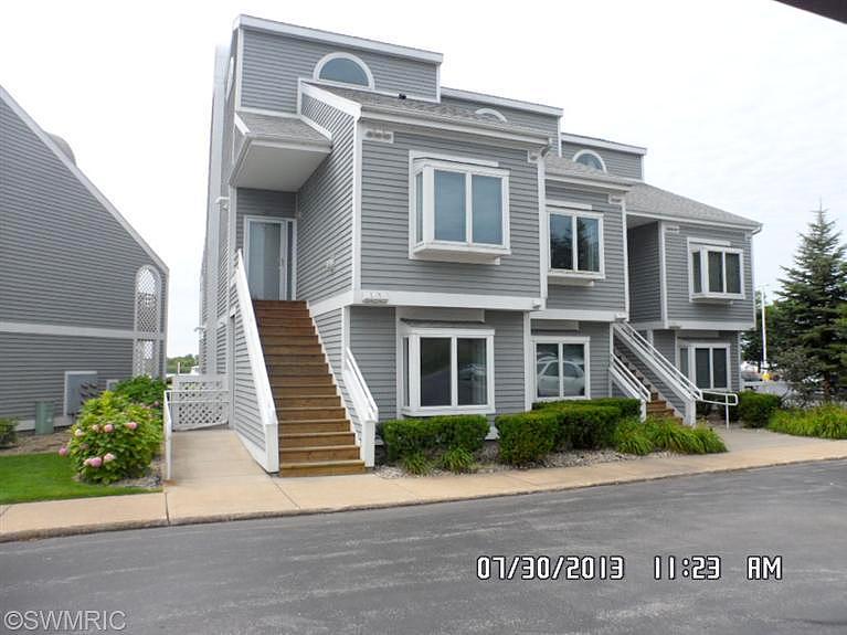 Mill Point Dr, Spring Lake, MI 49456 