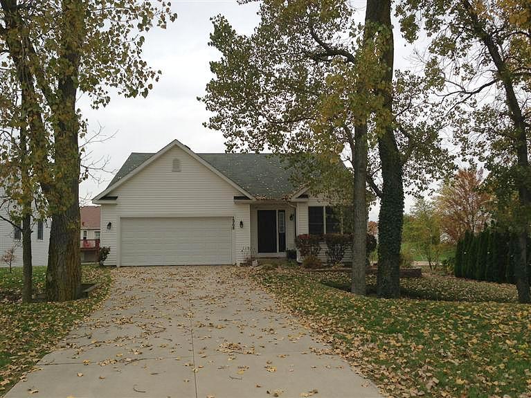 Riley Ridge Dr, Holland, MI 49424 