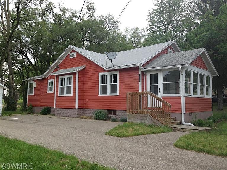 Lowe, Dowagiac, MI 49047 