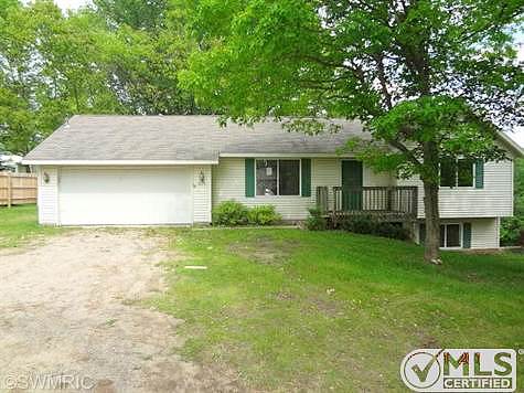 Johnson Rd South, Gowen, MI 49326 