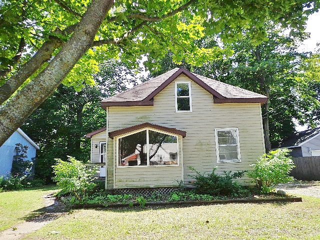 Oak, Fremont, MI 49412 