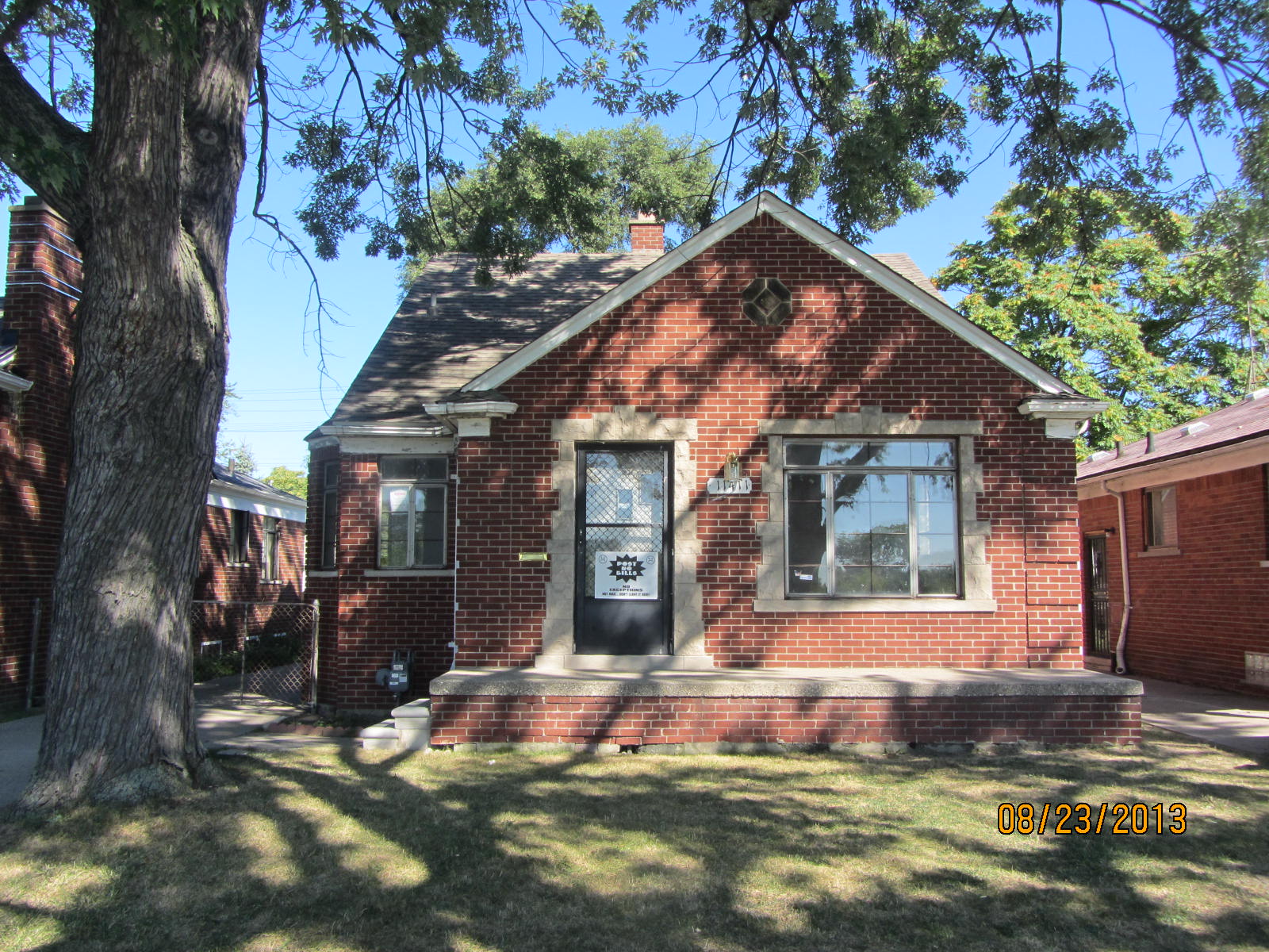 11411 Flanders, Detroit, MI 48205 