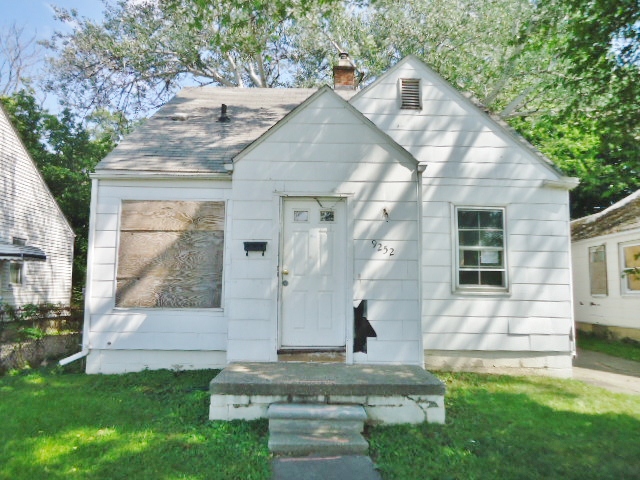 9252 Fielding St, Detroit, MI 48228 